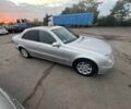 Мерседес Е-Клас 2002 у Черкасах на Automoto.ua Сірий Мерседес Е-Клас, об'ємом двигуна 2.7 л та пробігом 310 тис. км за 6700 $, фото 1 на Automoto.ua
