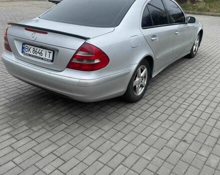 Серый Мерседес Е-Класс, объемом двигателя 2.1 л и пробегом 330 тыс. км за 6200 $, фото 14 на Automoto.ua