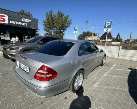 Мерседес Е-Класс 2003 в Тернополе на Automoto.ua Серый Мерседес Е-Класс, объемом двигателя 3.2 л и пробегом 430 тыс. км за 6200 $, фото 1 на Automoto.ua