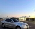 Серый Мерседес Е-Класс, объемом двигателя 2.1 л и пробегом 490 тыс. км за 5500 $, фото 8 на Automoto.ua