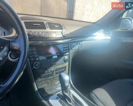 Сірий Мерседес Е-Клас, об'ємом двигуна 1.8 л та пробігом 248 тис. км за 5500 $, фото 1 на Automoto.ua