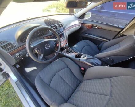 Мерседес Е-Класс 2003 в Коломые на Automoto.ua Серый Мерседес Е-Класс, объемом двигателя 2.2 л и пробегом 420 тыс. км за 5600 $, фото 3 на Automoto.ua