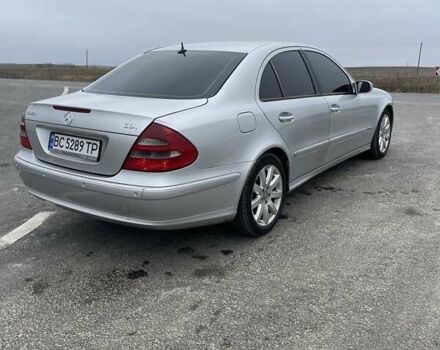 Серый Мерседес Е-Класс, объемом двигателя 3.2 л и пробегом 429 тыс. км за 6500 $, фото 2 на Automoto.ua