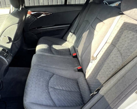 Сірий Мерседес Е-Клас, об'ємом двигуна 2.2 л та пробігом 367 тис. км за 5800 $, фото 9 на Automoto.ua