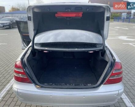 Серый Мерседес Е-Класс, объемом двигателя 2.7 л и пробегом 200 тыс. км за 8000 $, фото 2 на Automoto.ua