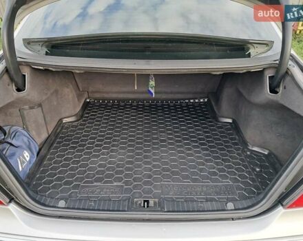 Мерседес Е-Класс 2003 в Лохвице на Automoto.ua Серый Мерседес Е-Класс, объемом двигателя 2 л и пробегом 336 тыс. км за 7000 $, фото 12 на Automoto.ua