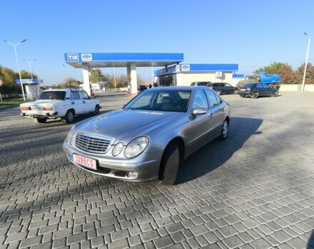 Сірий Мерседес Е-Клас, об'ємом двигуна 2.2 л та пробігом 170 тис. км за 3700 $, фото 1 на Automoto.ua