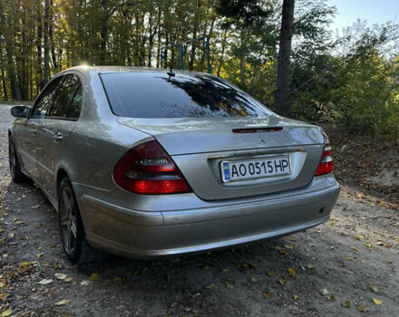 Мерседес Е-Класс 2003 в Черновцах на Automoto.ua Серый Мерседес Е-Класс, объемом двигателя 3.2 л и пробегом 400 тыс. км за 7000 $, фото 4 на Automoto.ua