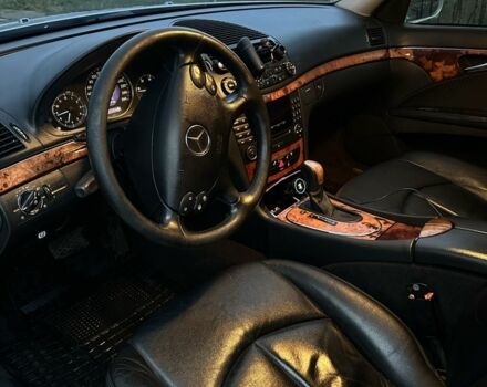 Сірий Мерседес Е-Клас, об'ємом двигуна 2.1 л та пробігом 374 тис. км за 6600 $, фото 9 на Automoto.ua