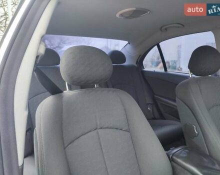 Серый Мерседес Е-Класс, объемом двигателя 2.1 л и пробегом 400 тыс. км за 5300 $, фото 12 на Automoto.ua