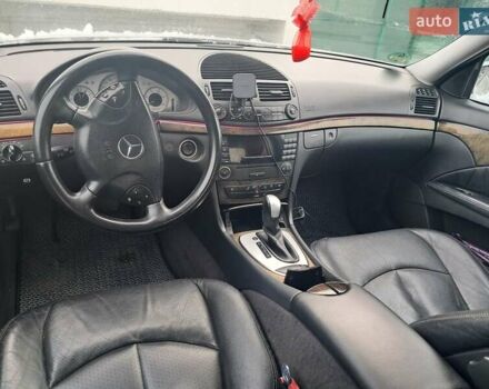 Серый Мерседес Е-Класс, объемом двигателя 2.69 л и пробегом 300 тыс. км за 4200 $, фото 12 на Automoto.ua