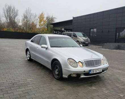 Серый Мерседес Е-Класс, объемом двигателя 2.2 л и пробегом 406 тыс. км за 2650 $, фото 2 на Automoto.ua