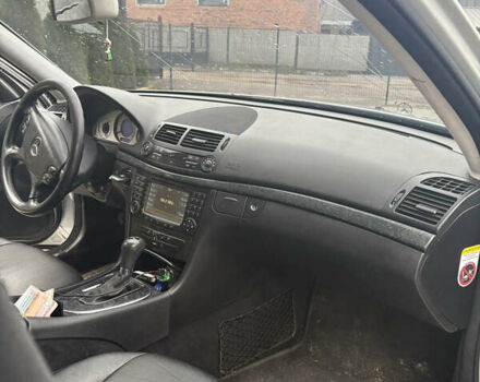 Серый Мерседес Е-Класс, объемом двигателя 2.15 л и пробегом 430 тыс. км за 6999 $, фото 9 на Automoto.ua