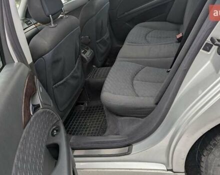 Сірий Мерседес Е-Клас, об'ємом двигуна 2.2 л та пробігом 490 тис. км за 6500 $, фото 11 на Automoto.ua