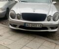 Сірий Мерседес Е-Клас, об'ємом двигуна 3.2 л та пробігом 300 тис. км за 5800 $, фото 1 на Automoto.ua