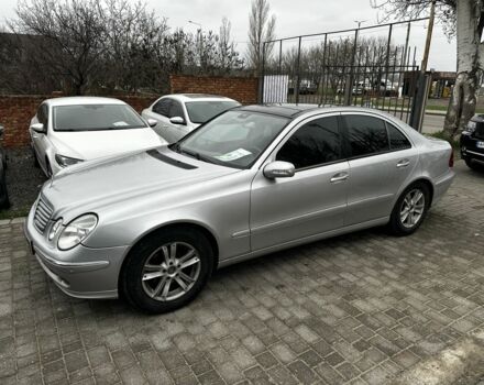 Серый Мерседес Е-Класс, объемом двигателя 3.2 л и пробегом 350 тыс. км за 7500 $, фото 1 на Automoto.ua