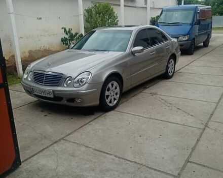 Мерседес Е-Класс 2003 в Береговом на Automoto.ua Серый Мерседес Е-Класс, объемом двигателя 3.2 л и пробегом 340 тыс. км за 6500 $, фото 1 на Automoto.ua