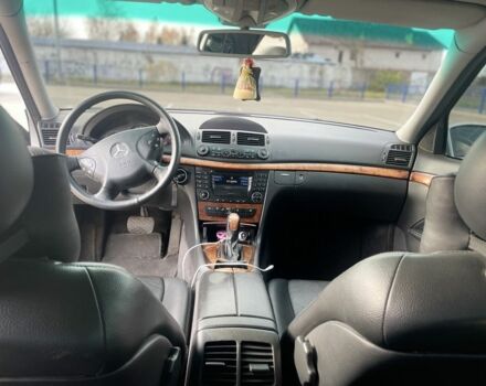 Серый Мерседес Е-Класс, объемом двигателя 2.7 л и пробегом 200 тыс. км за 8000 $, фото 5 на Automoto.ua