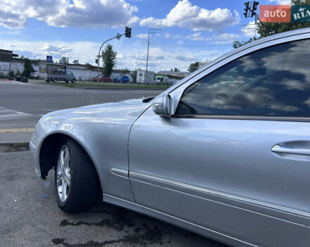 Серый Мерседес Е-Класс, объемом двигателя 3.2 л и пробегом 350 тыс. км за 6500 $, фото 2 на Automoto.ua