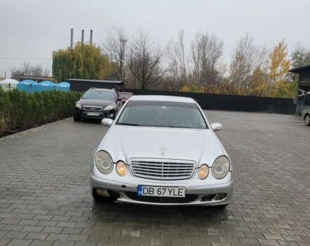 Серый Мерседес Е-Класс, объемом двигателя 2.2 л и пробегом 406 тыс. км за 2650 $, фото 1 на Automoto.ua