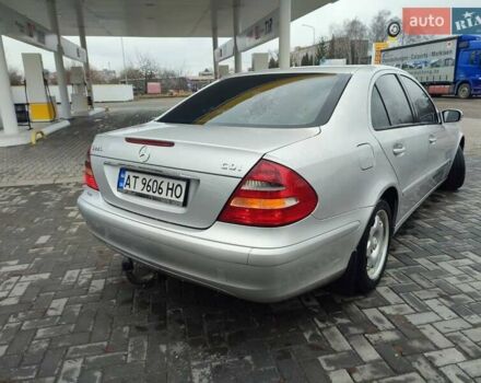 Серый Мерседес Е-Класс, объемом двигателя 2.1 л и пробегом 400 тыс. км за 5300 $, фото 4 на Automoto.ua