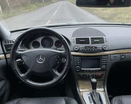 Сірий Мерседес Е-Клас, об'ємом двигуна 2.2 л та пробігом 265 тис. км за 5900 $, фото 32 на Automoto.ua