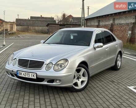 Серый Мерседес Е-Класс, объемом двигателя 2.1 л и пробегом 473 тыс. км за 5750 $, фото 2 на Automoto.ua