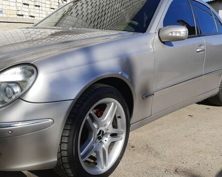 Серый Мерседес Е-Класс, объемом двигателя 3 л и пробегом 400 тыс. км за 6500 $, фото 3 на Automoto.ua