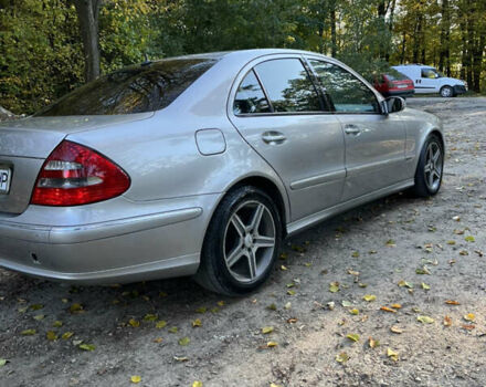 Мерседес Е-Класс 2003 в Черновцах на Automoto.ua Серый Мерседес Е-Класс, объемом двигателя 3.2 л и пробегом 400 тыс. км за 7000 $, фото 12 на Automoto.ua