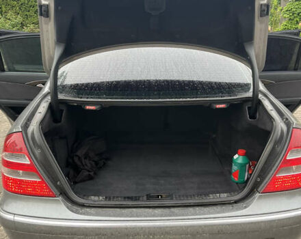 Серый Мерседес Е-Класс, объемом двигателя 3.2 л и пробегом 378 тыс. км за 6300 $, фото 11 на Automoto.ua