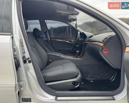 Серый Мерседес Е-Класс, объемом двигателя 2.7 л и пробегом 270 тыс. км за 7800 $, фото 33 на Automoto.ua