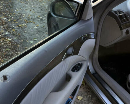 Мерседес Е-Класс 2003 в Черновцах на Automoto.ua Серый Мерседес Е-Класс, объемом двигателя 3.2 л и пробегом 400 тыс. км за 7000 $, фото 38 на Automoto.ua