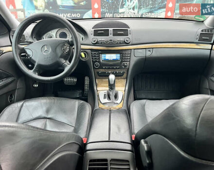 Сірий Мерседес Е-Клас, об'ємом двигуна 2.2 л та пробігом 355 тис. км за 7000 $, фото 17 на Automoto.ua