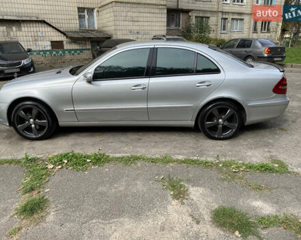 Сірий Мерседес Е-Клас, об'ємом двигуна 2.15 л та пробігом 374 тис. км за 6700 $, фото 2 на Automoto.ua