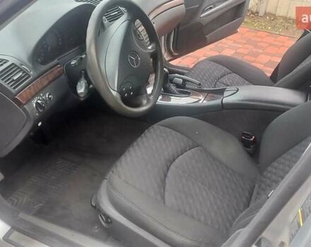 Сірий Мерседес Е-Клас, об'ємом двигуна 2.15 л та пробігом 244 тис. км за 4950 $, фото 6 на Automoto.ua