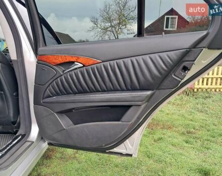 Мерседес Е-Класс 2003 в Лохвице на Automoto.ua Серый Мерседес Е-Класс, объемом двигателя 2 л и пробегом 336 тыс. км за 7000 $, фото 6 на Automoto.ua