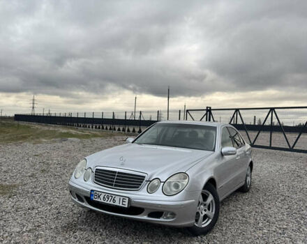 Сірий Мерседес Е-Клас, об'ємом двигуна 2.2 л та пробігом 325 тис. км за 6700 $, фото 9 на Automoto.ua