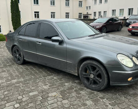 Серый Мерседес Е-Класс, объемом двигателя 3.2 л и пробегом 378 тыс. км за 6300 $, фото 2 на Automoto.ua