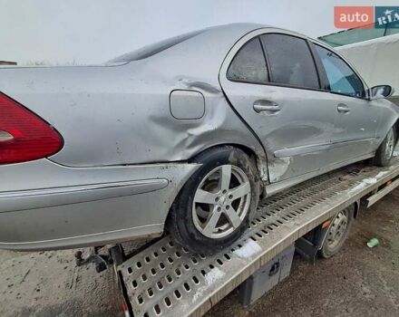 Серый Мерседес Е-Класс, объемом двигателя 2.69 л и пробегом 300 тыс. км за 4200 $, фото 4 на Automoto.ua