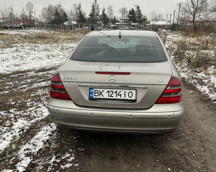 Серый Мерседес Е-Класс, объемом двигателя 2.2 л и пробегом 242 тыс. км за 5300 $, фото 7 на Automoto.ua
