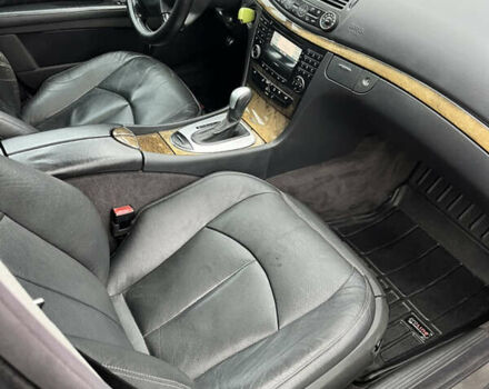 Сірий Мерседес Е-Клас, об'ємом двигуна 2.2 л та пробігом 355 тис. км за 7000 $, фото 18 на Automoto.ua