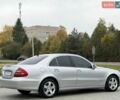 Серый Мерседес Е-Класс, объемом двигателя 2.14 л и пробегом 377 тыс. км за 5750 $, фото 66 на Automoto.ua