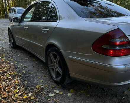 Мерседес Е-Класс 2003 в Черновцах на Automoto.ua Серый Мерседес Е-Класс, объемом двигателя 3.2 л и пробегом 400 тыс. км за 7000 $, фото 34 на Automoto.ua