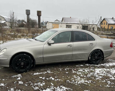 Серый Мерседес Е-Класс, объемом двигателя 2.2 л и пробегом 242 тыс. км за 5300 $, фото 3 на Automoto.ua