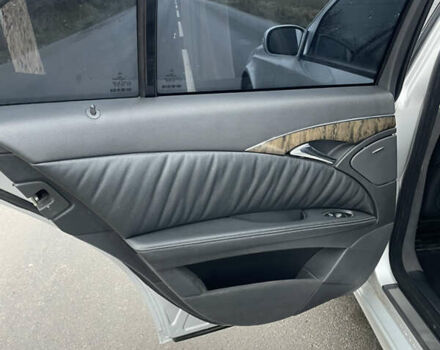 Сірий Мерседес Е-Клас, об'ємом двигуна 2.2 л та пробігом 265 тис. км за 5900 $, фото 34 на Automoto.ua