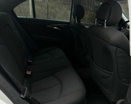 Серый Мерседес Е-Класс, объемом двигателя 2.7 л и пробегом 270 тыс. км за 5950 $, фото 9 на Automoto.ua