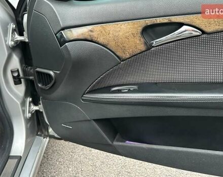 Серый Мерседес Е-Класс, объемом двигателя 3.2 л и пробегом 480 тыс. км за 7700 $, фото 3 на Automoto.ua