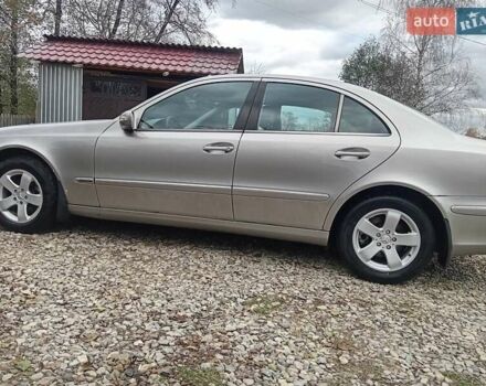 Серый Мерседес Е-Класс, объемом двигателя 2 л и пробегом 359 тыс. км за 5300 $, фото 5 на Automoto.ua