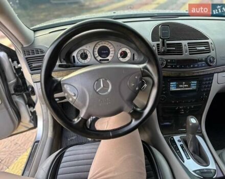 Серый Мерседес Е-Класс, объемом двигателя 4 л и пробегом 372 тыс. км за 6400 $, фото 1 на Automoto.ua