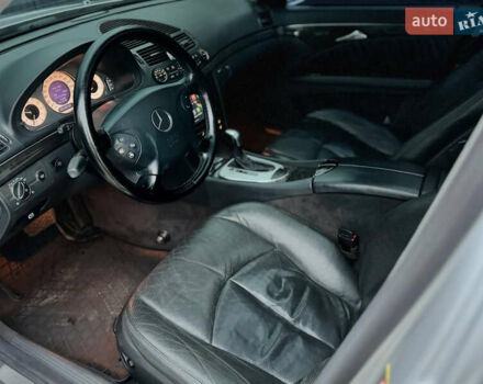 Серый Мерседес Е-Класс, объемом двигателя 3.2 л и пробегом 300 тыс. км за 6500 $, фото 10 на Automoto.ua